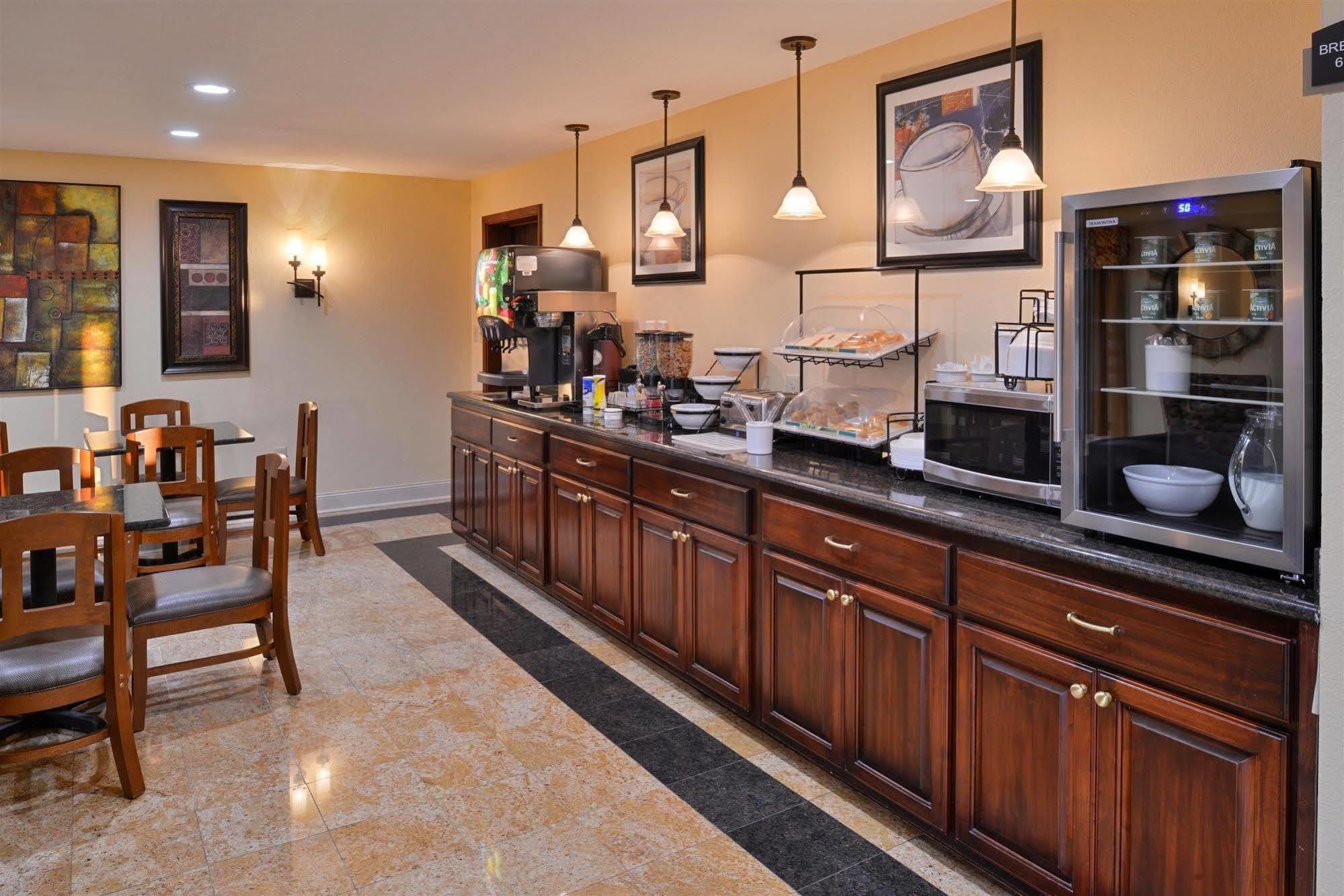 Americas Best Value Inn Tupelo Barnes Crossing Exteriör bild